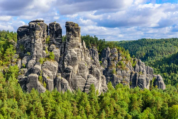 Bastei Felsen Der Sächsischen Schweiz Wunderschöne Landschaft Rund Die Burgruine — Stockfoto