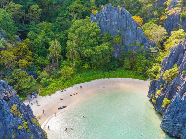Vista Aérea Praia Escondida Ilha Matinloc Nido Palawan Filipinas Rota — Fotografia de Stock