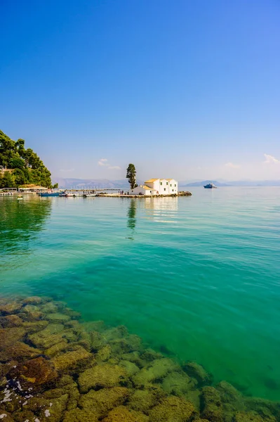 Vlacherna Klooster Haven Van Kanoni Corfu Eiland Prachtig Landschap Ionische — Stockfoto