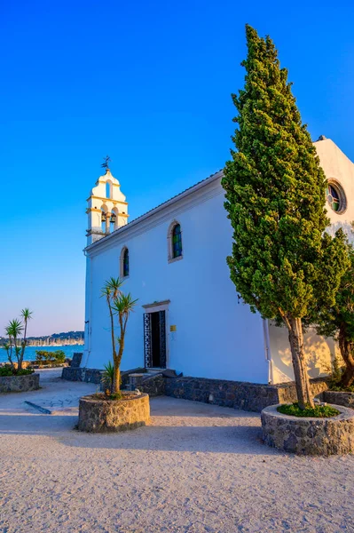 Igreja Ypapanti Bela Paisagem Pôr Sol Baía Gouvia Pequena Igreja — Fotografia de Stock