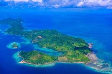 Busuanga adasının cennet sahili hava manzaralı güzel plajları, Coron, Filipinler