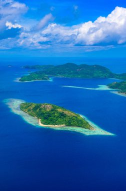 Busuanga adasının cennet sahili hava manzaralı güzel plajları, Coron, Filipinler
