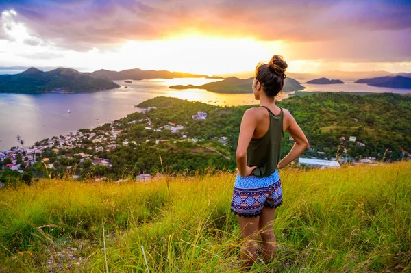 Girl Looking Coron Town Bay Mount Tapyas Busuanga Island Sunset — Stock Photo, Image