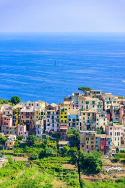 Corniglia - İtalya kıyılarındaki Cinque Terre Ulusal Parkı Köyü. La Spezia ili, Liguria, İtalya 'nın kuzeyinde - Avrupa' da seyahat ve eğlence merkezi.