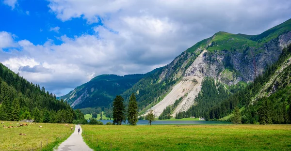 Tannheimer TalのVilsalpsee Villsalp Lake オーストリアのアルプスの美しい山の景色 — ストック写真