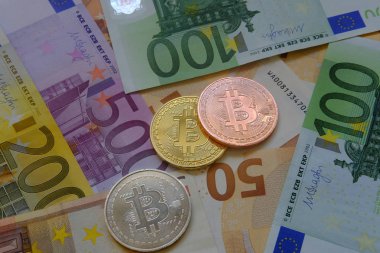 Euro banknot ve madeni para bitcoin