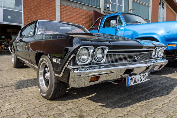 Coche mediano Chevrolet Chevelle SS396 Hardtop Coupe, 1966 . — Foto de Stock