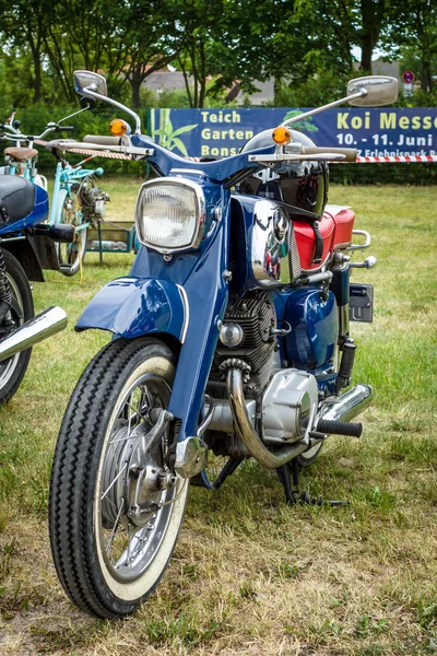 Standart motosiklet Honda rüya Cb250. — Stok fotoğraf