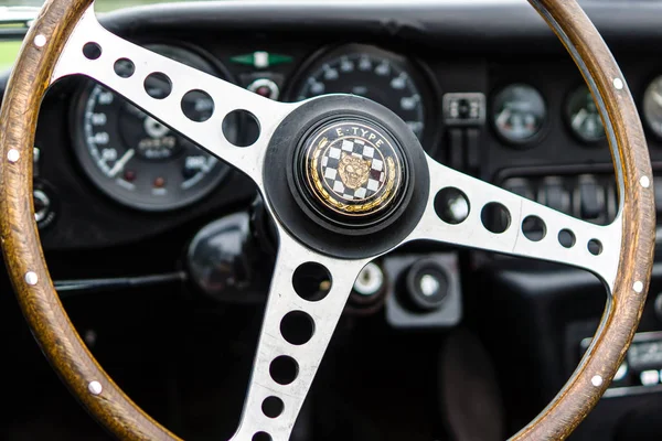 Interior of the sports car Jaguar E-Type, closeup. — Stock Photo, Image