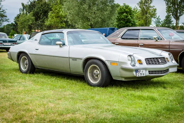 Kas araba Chevrolet Camaro (ikinci nesil). — Stok fotoğraf