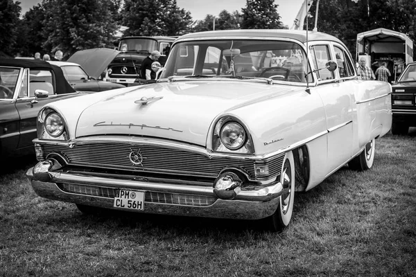 Vintage car Packard Clipper DeLuxe, 1956. — Stock Photo, Image