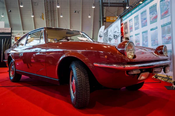 老式汽车菲亚特 125年萨曼莎的 Carrozzeria Vignale 1969. — 图库照片