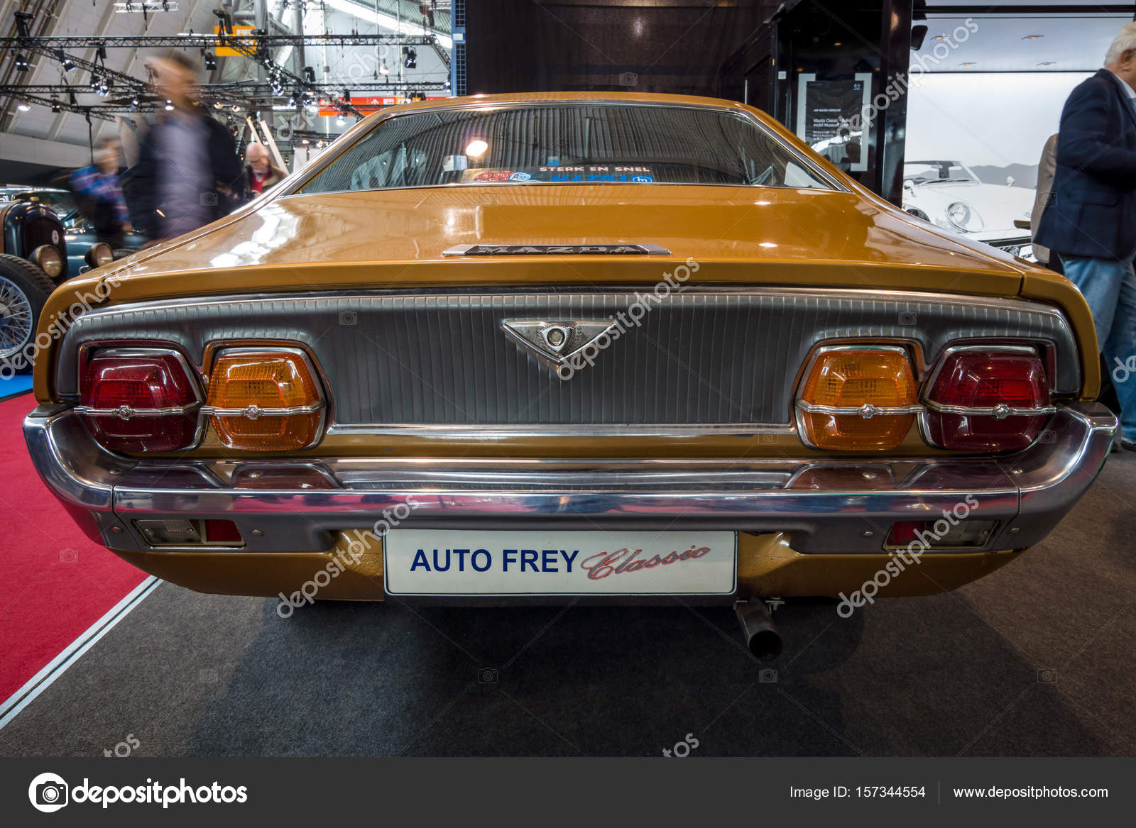 Executive car Mazda 929 Coupe, 1977. — Stock Photo