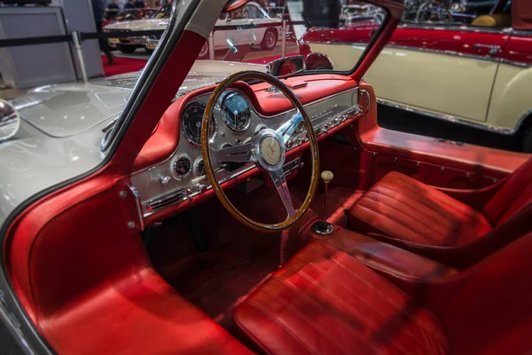 Cabin of the Mercedes-Benz 300 SL (W198). — Stock Photo, Image
