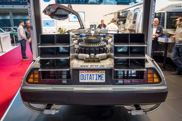 The DeLorean time machine (Back to the Future franchise) based on a DeLorean DMC-12 sports car. — Stock Photo, Image