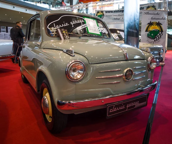 Voiture Fiat 600, 1956 . — Photo