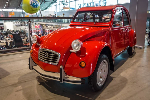 Economy car Citroen 2CV. — Stock Photo, Image