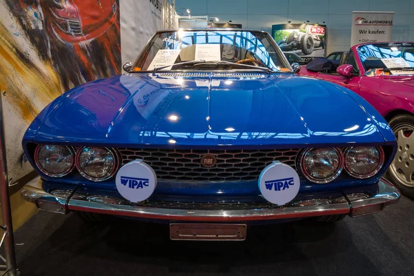 Coche deportivo Fiat Dino 2.0 Coupe, 1967 . — Foto de Stock