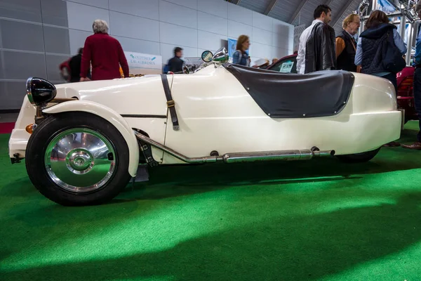 Un coche kit británico Lomax 223 basado en los componentes mecánicos del Citroen 2CV . — Foto de Stock