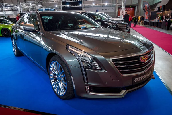 Полноразмерный роскошный автомобиль Cadillac CT6 AWD, 2016 год . — стоковое фото