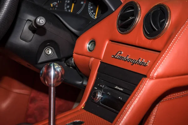 Interior del superdeportivo Lamborghini Murcielago, 2004 . — Foto de Stock