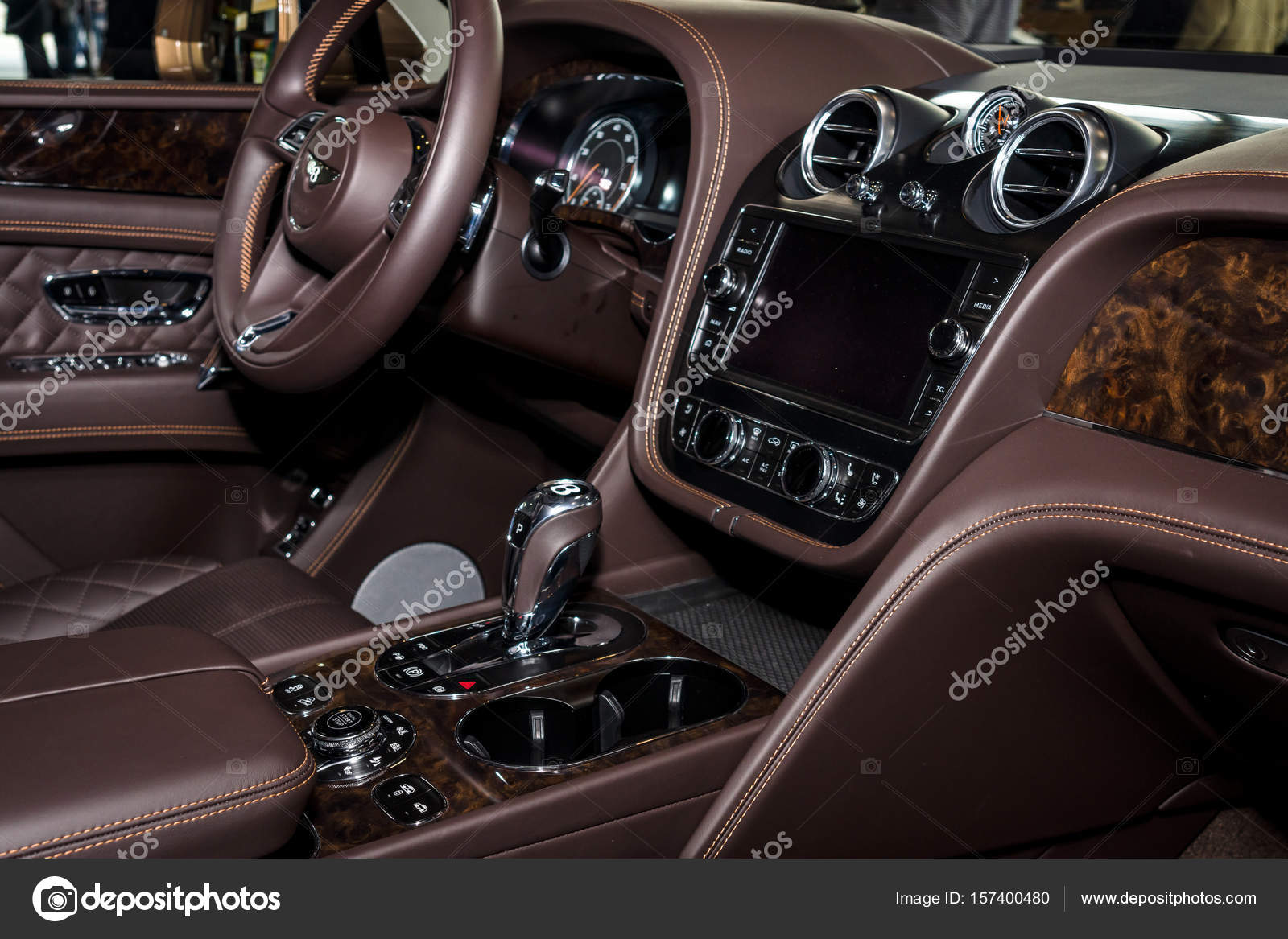 Innere Des Grossen Luxus Crossover Suv Bentley Bentayga 2016
