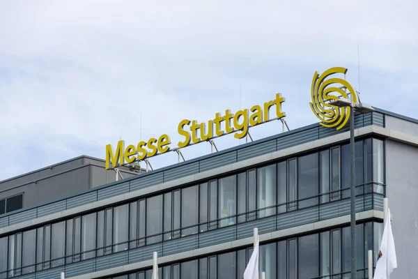 Messe Stuttgart - recinto ferial y ferial. La novena feria más grande de Alemania . —  Fotos de Stock