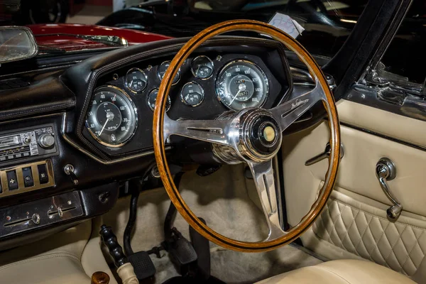 Intérieur de la voiture Maserati Mistral Spyder, 1967 . — Photo