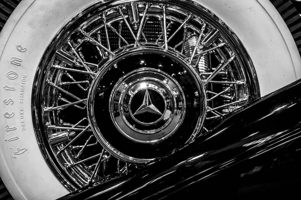 Spare wheel of Mercedes-Benz 770K (W150), 1931. — Stock Photo, Image