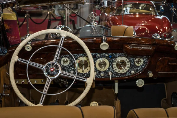 Interior de Mercedes-Benz 540K (W24), 1939 . — Fotografia de Stock