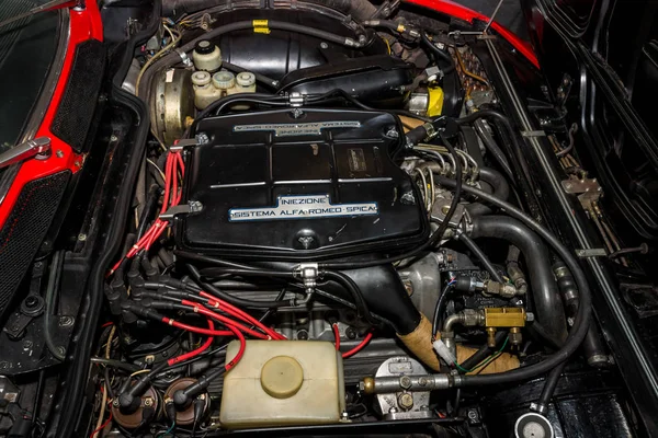 Engine of the sports car Alfa Romeo Montreal, 1975. Close-up. — Stock Photo, Image