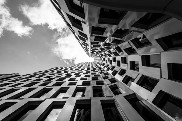现代的摩天大楼。黑色和白色. — 图库照片
