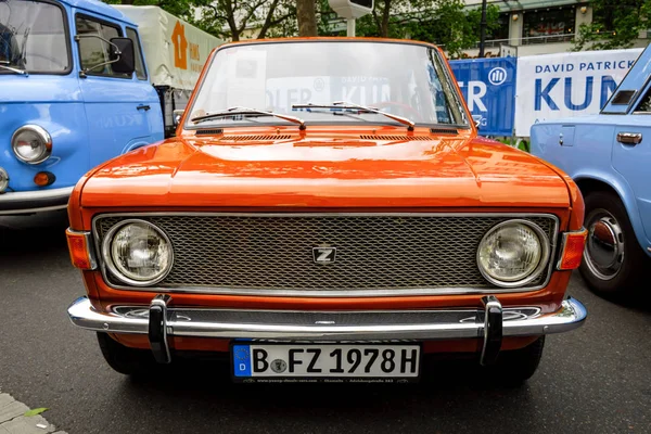 小型ファミリー車 Zastava 1100 スカラー、1978. — ストック写真