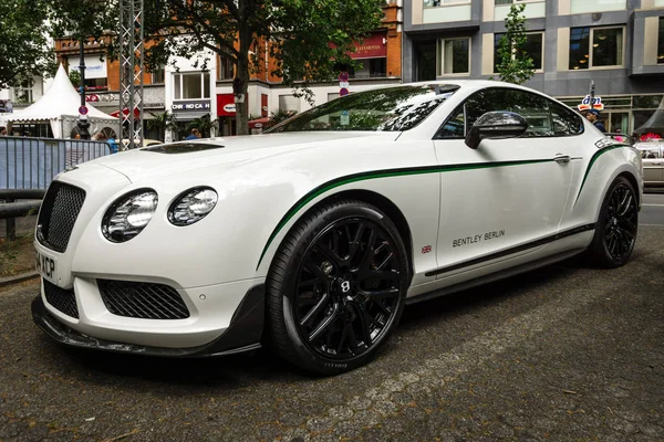 Carro de luxo pessoal Bentley Continental GT, 2017 . — Fotografia de Stock