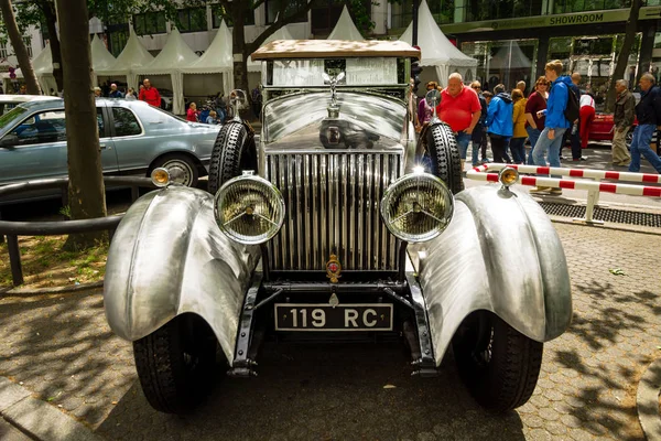 Роскошный автомобиль Rolls-Royce Phantom I, 1925 . — стоковое фото