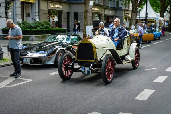 Carro vintage Opel 5 / 12 PS, também conhecido como o Puppchen (Boneca), 1911 . — Fotografia de Stock