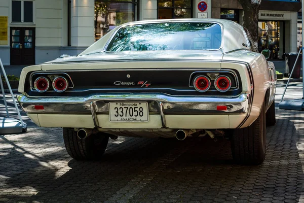 Mid-size car Dodge Charger R/T, 1968. Rear view. — Stock Photo, Image