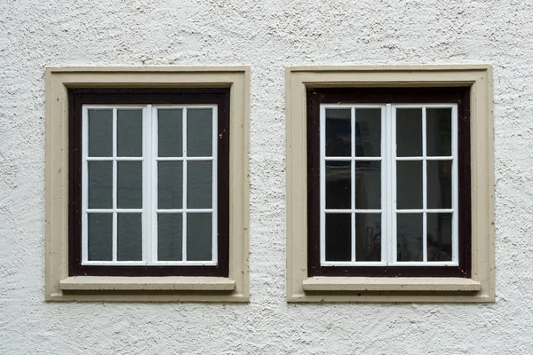 Два старі вікна. Тло . — стокове фото