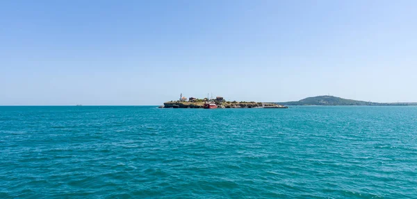 La baia di Burgas del Mar Nero e l'isola di Sant'Anastasia . — Foto Stock