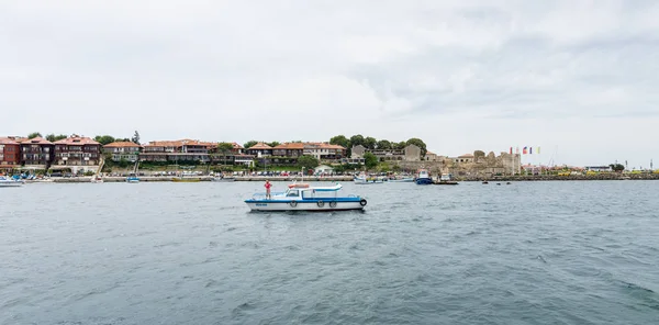 View at the old town of Nesebar. Nesebar is an ancient city and one of the major seaside resorts on the Bulgarian Black Sea Coast. — Stock Photo, Image