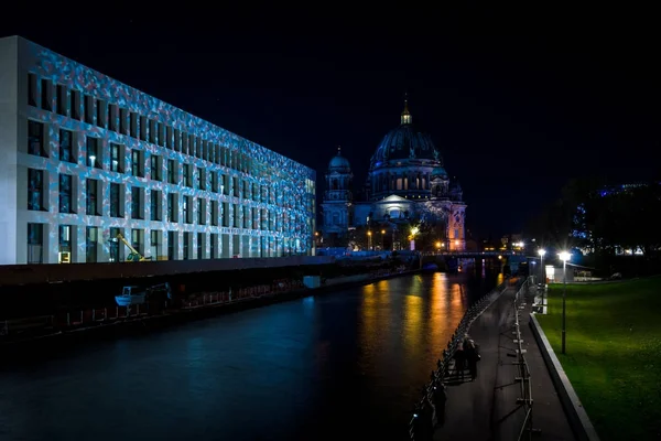 2017年10月08日 柏林宫殿 花色城堡 和柏林大教堂在节日照明 灯节2017 — 图库照片