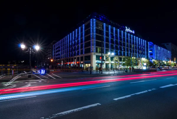 Berlín Octubre 2017 Popular Hotel Cinco Estrellas Radisson Blu Iluminación — Foto de Stock