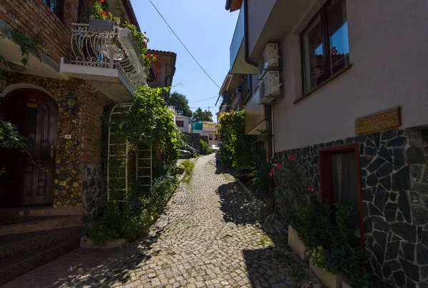 索佐波尔 保加利亚 2017年8月24日 狭窄的街道在一个古老的海滨镇在南部的保加利亚黑海海岸 — 图库照片