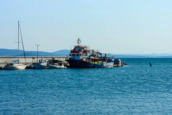 Pomorie Bulgaristan Ağustos 2017 Liman Seaside Resort Kasaba Ahyolu Görünüm — Stok fotoğraf