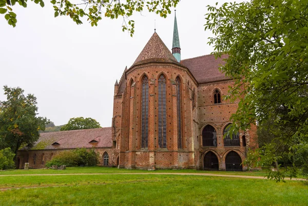 Chorin 修道院是前 Cistercian 修道院在 Chorin 的村庄附近在勃兰登堡 成立于1258年 — 图库照片