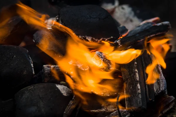 Die Heiße Kohle Und Das Feuer Hintergrund — Stockfoto