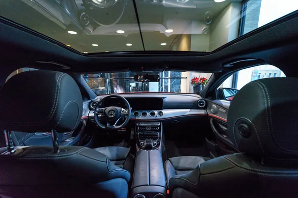 Berlín Diciembre 2017 Showroom Cabina Del Coche Ejecutivo Mercedes Benz — Foto de Stock