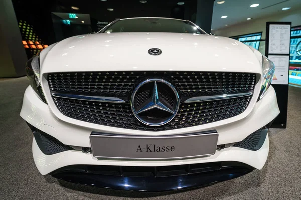 Берлин Декабря 2017 Года Салон Компактный Автомобиль Mercedes Benz Class — стоковое фото