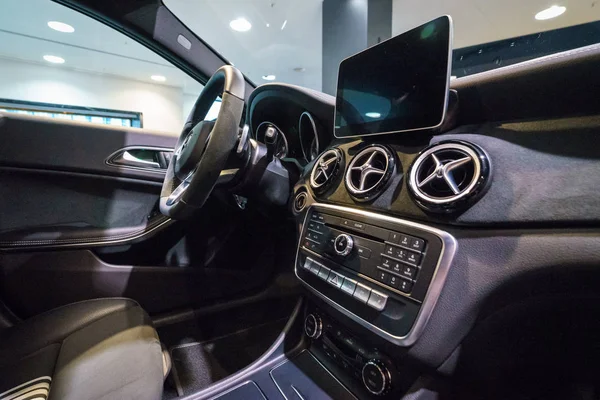 Berlim Dezembro 2017 Showroom Carro Compacto Mercedes Benz Class A220 — Fotografia de Stock