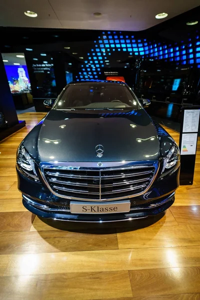 Berlin Décembre 2017 Showroom Voiture Luxe Mercedes Benz Classe S350D — Photo